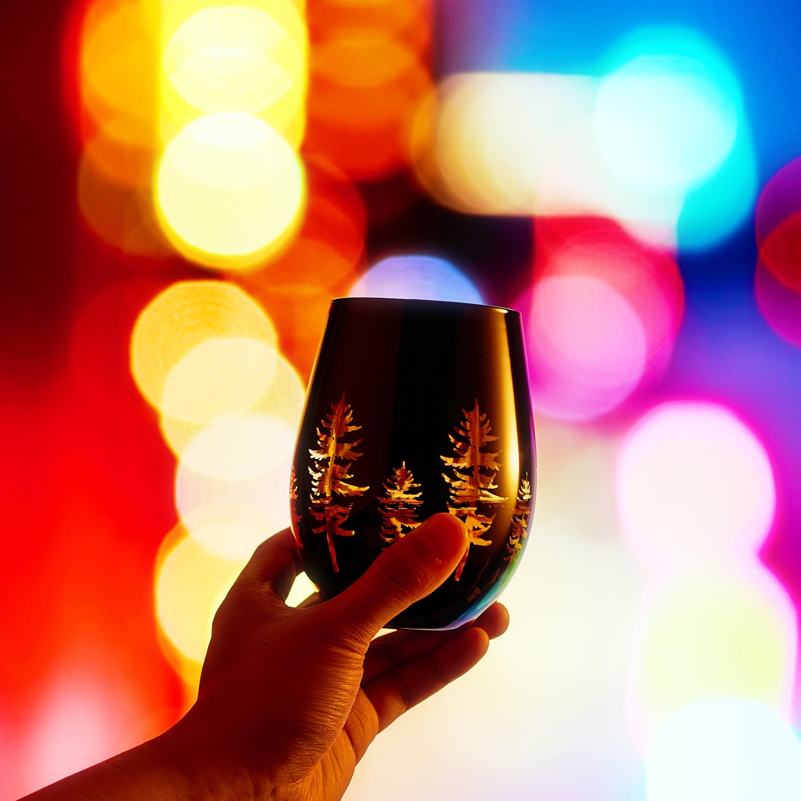 Crystal Holiday Winter Christmas Trees Black & Gold Stemless Wine Glasses - Set of 2 - Glass Colored Vibrant Etched Forest Tree Frosted Glass, Perfect for Parties Gifts For Him Her Gift (14 OZ)